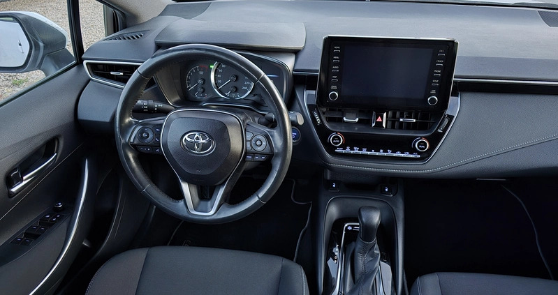 Toyota Corolla cena 69700 przebieg: 69000, rok produkcji 2020 z Pobiedziska małe 379